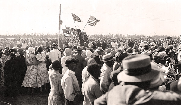 Over 50,000 people attended the official opening of the International Peace Gardens on 14 July 1932. This is one of the photos from Fred McGuinness&rsquo; collection.