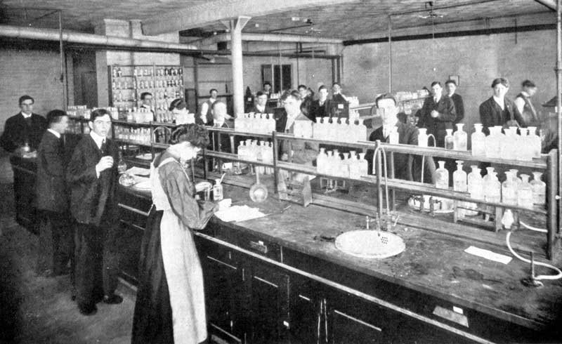Junior chemical laboratory, circa 1909. University of Manitoba Calendar, 1909-10, page 98.