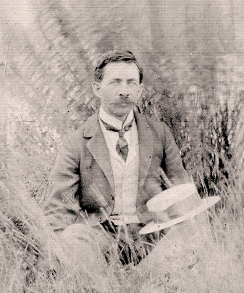 Sisler posed for the camera in front of his one-room school at New Stockholm, Saskatchewan Territory in 1900, the place where he first developed his ideas on the ‘direct method’ of teaching English.