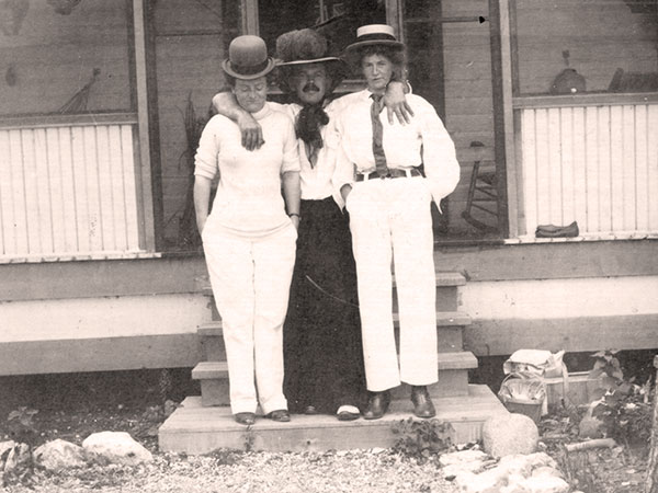 Bain in drag. For a photo taken at the Bain family cottage at Matlock, circa 1905, Dan Bain wore women’s clothing while two women, the one on the right his cousin Ella, wore men’s clothing.