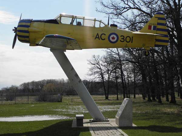 Harvard MK.4 Aircraft Monument