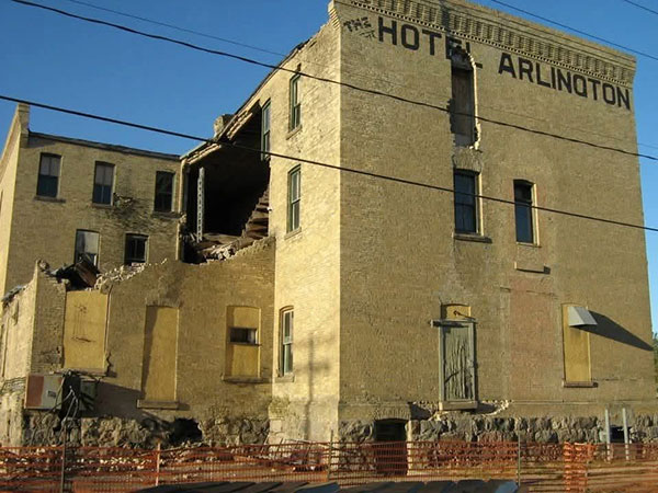 Arlington Hotel shortly before its demolition