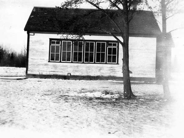 The first Asquith School, built in 1916