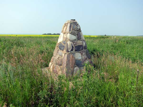 Avonlea School commemorative monument