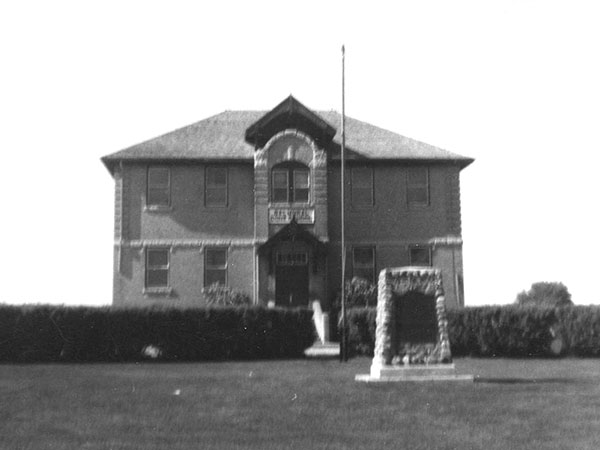 Balmoral Consolidated School