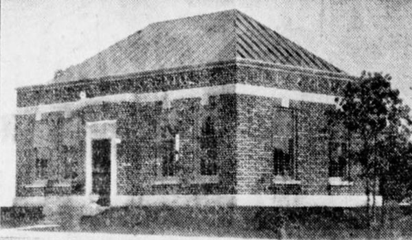 Bank of Toronto Building on Academy Road at Winnipeg