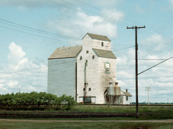 Manitoba Pool grain elevator at Benard