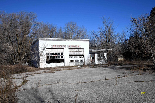 Benny's Service Station