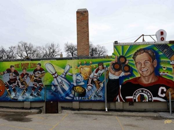 Mural on south exterior wall of Billy Mosienko Lanes