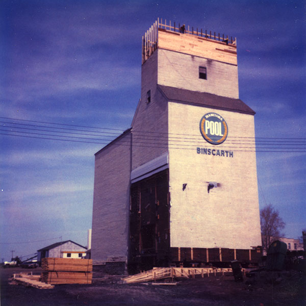 Manitoba Pool grain elevator at Binscarth under renovation