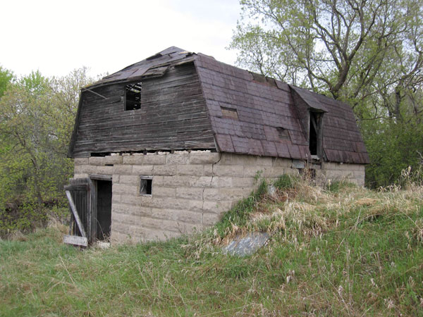 Concrete block granary on the former Booth farm