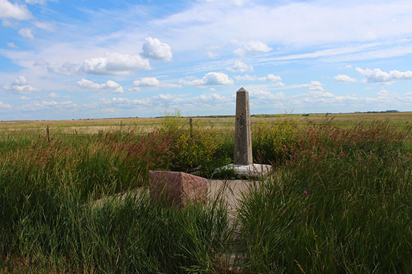 US-Canada marker and international interprovincial boundary monument