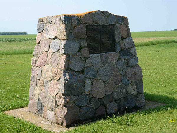 Breadalbane pioneers commemorative monument