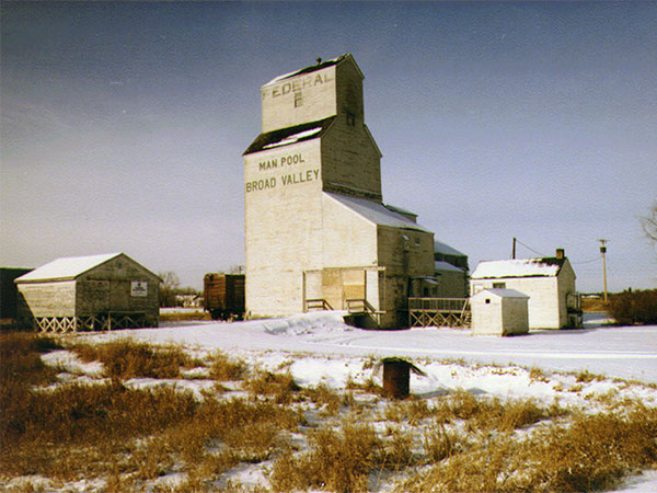 Former Manitoba Pool grain elevator at Broad Valley