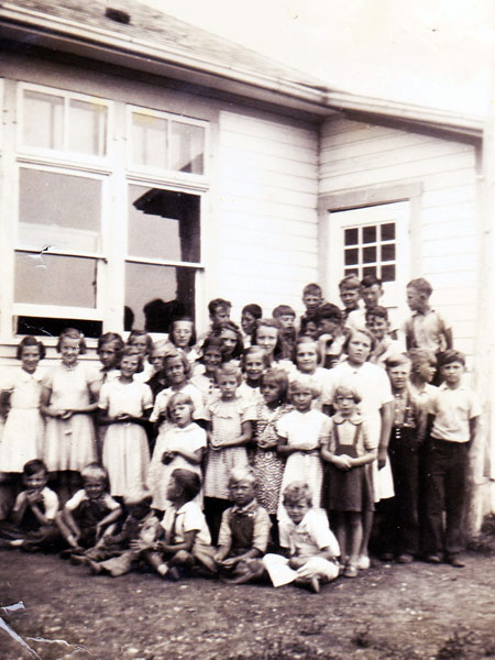 Students of the Vacation Bible School in front of Broad Valley School