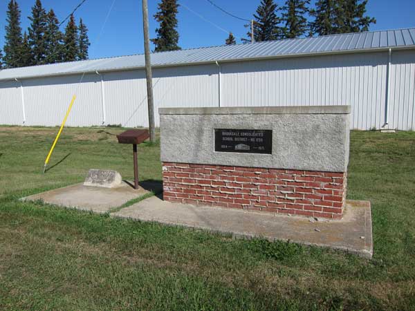 Brookdale School commemorative monument