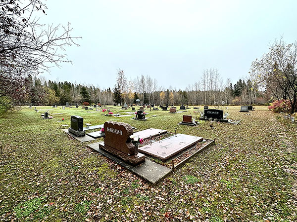Brookside Cemetery at Snow Lake