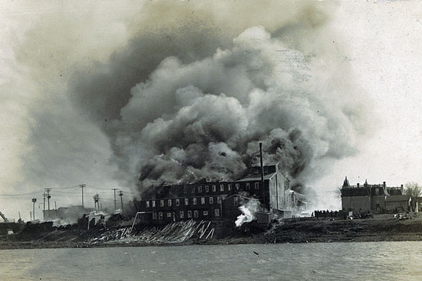 Brown and Rutherford mill on fire