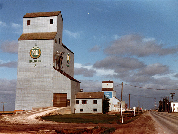 Manitoba Pool grain elevator at Brunkild