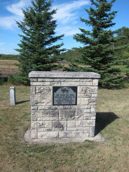 Cadurcis pioneers commemorative monument