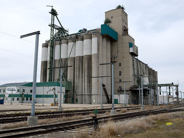 Former Canada Malting grain elevator and malthouse at Winnipeg