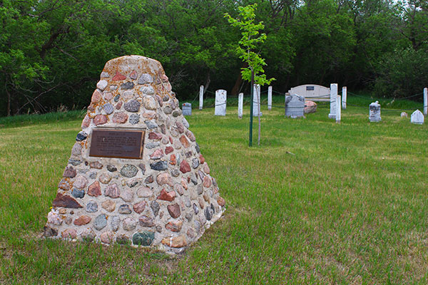 Chain Lakes Cemetery and Quaker church commemorative monument