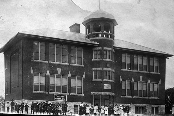 The second Charleswood School building, known as the “Old Red Brick School,” in which the Charleswood municipal office was situated
