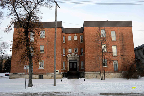 Chatsworth Apartments