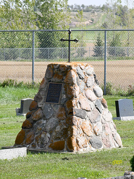 Pioneers and veterans monument in the Christ Church Cemetery