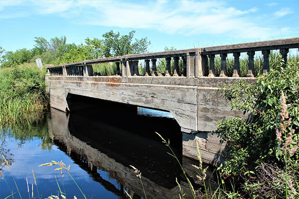 Concrete beam bridge no. 512 over the Jordan River