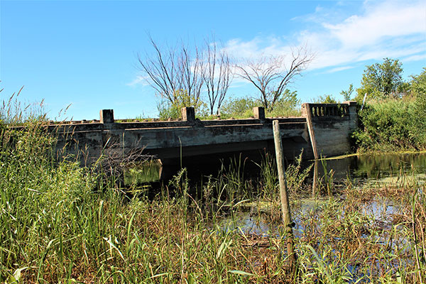 Concrete beam bridge no. 512 over the Jordan River