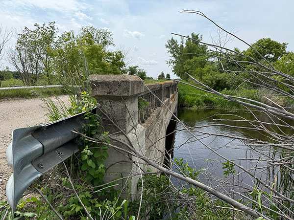 Concrete beam bridge no. 512 over the Jordan River