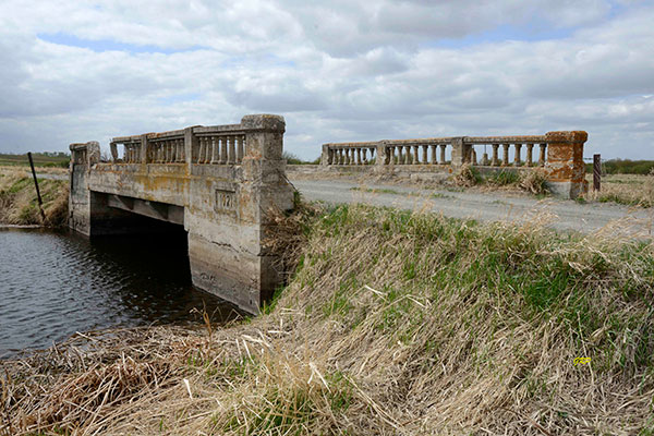 Concrete beam bridge No. 699