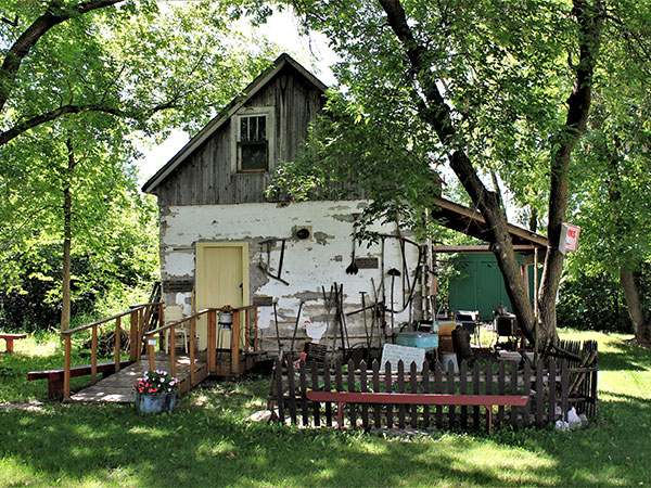 Pioneer log house at the Cooks Creek Heritage Museum