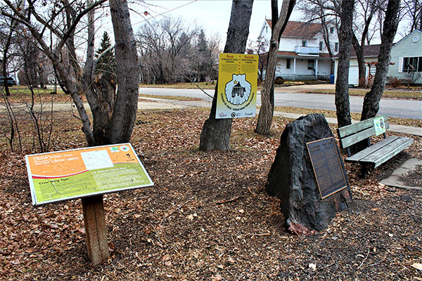 Crow Wing Trail commemorative monument