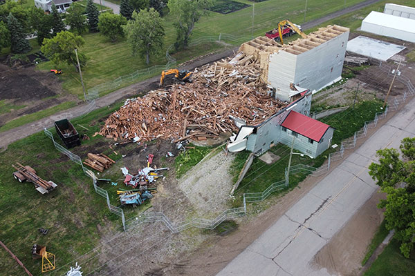 Former Manitoba Pool grain elevator at Crystal City being demolished