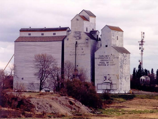 Former Manitoba Pool grain elevator at Darlingford