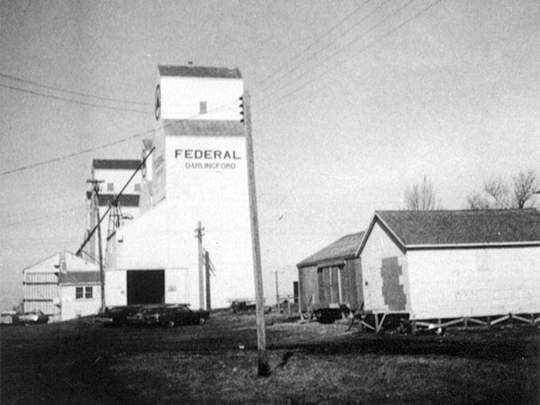 Federal Grain elevator at Darlingford