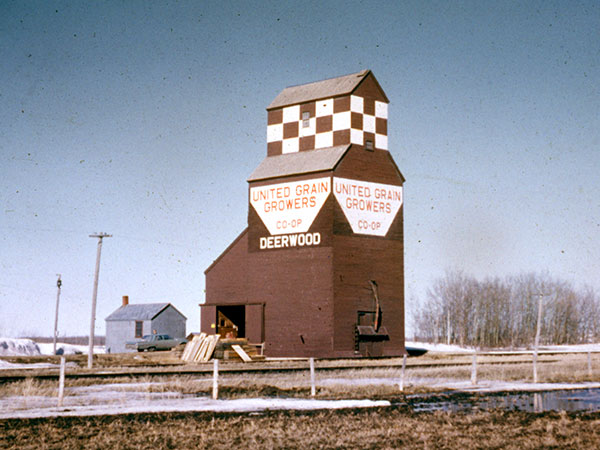 The United Grain Growers grain elevator at Deerwood