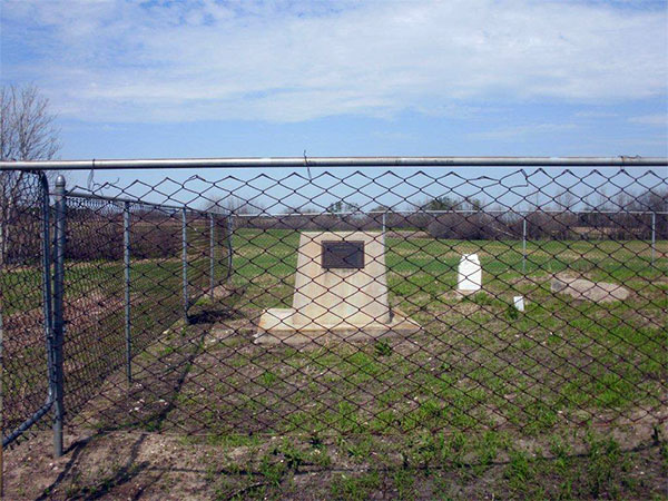Diana Icelandic cemetery monument