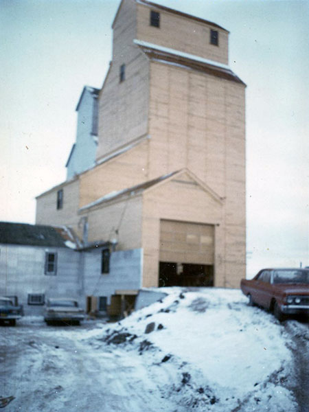 Construction of Manitoba Pool grain elevator at Dominion City