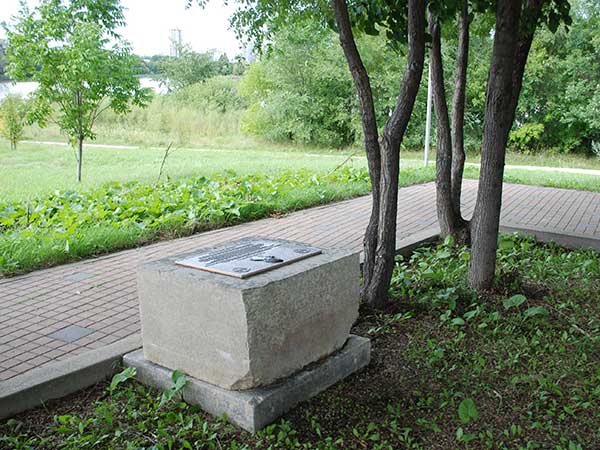 Commemorative plaque in Don Gerrie Park