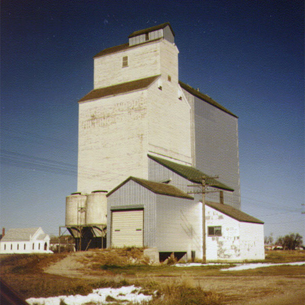 Manitoba Pool grain elevator at Douglas