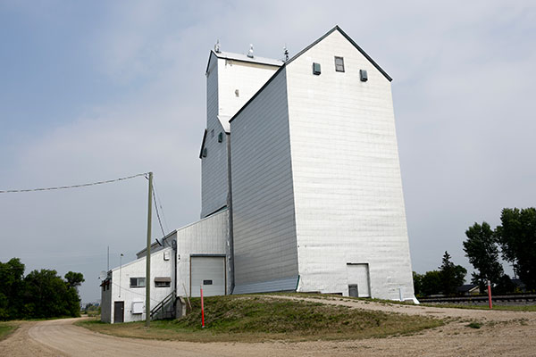 Former Manitoba Pool grain elevator at Dufresne