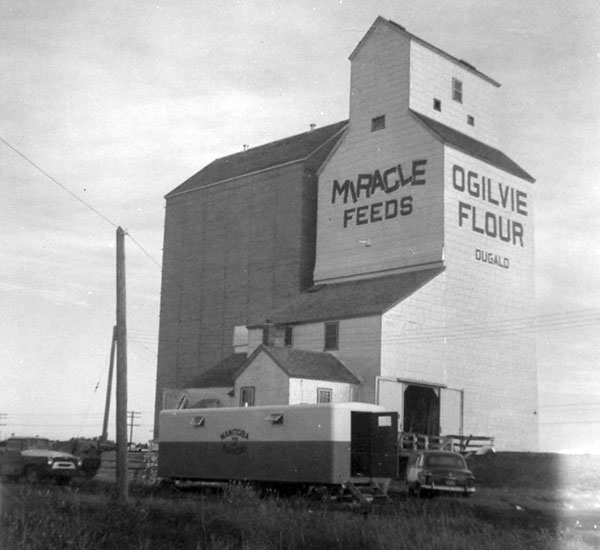 Construction of crib annex at Manitoba Pool grain elevator at Dugald