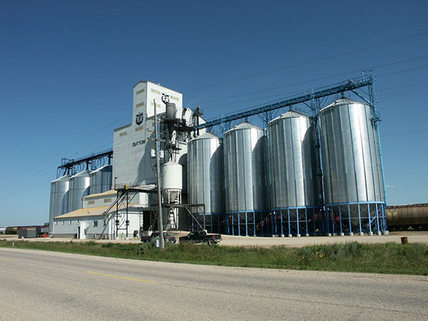 Parrish and Heimbecker grain elevator at Dutton Siding
