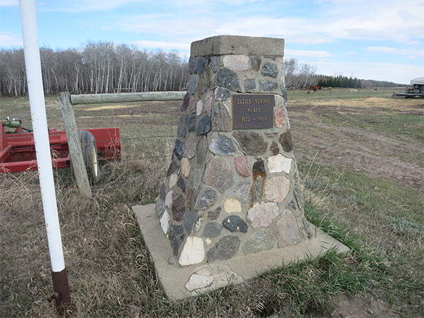 Ellice School commemorative monument