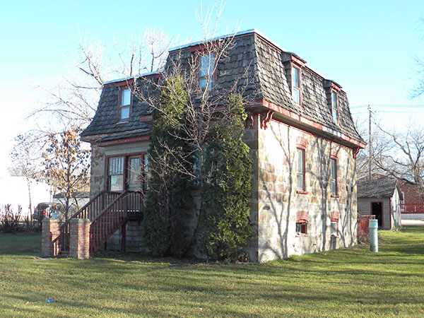 Elliott House