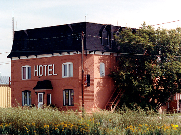 Elm Creek Hotel