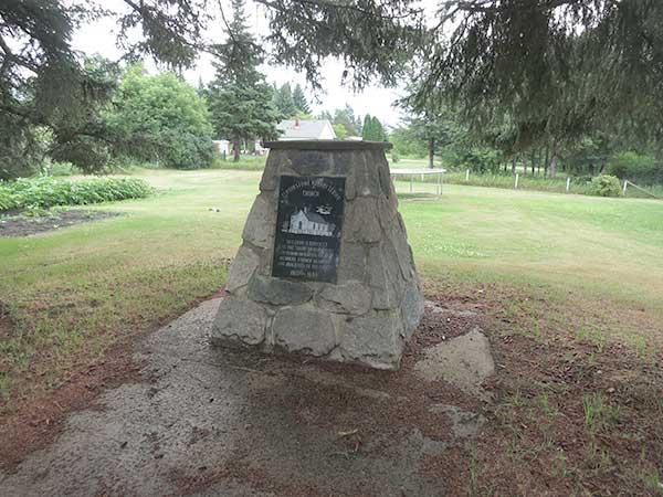 Elphinstone Presbyterian Church commemorative monument